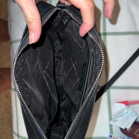 michael kors purse - Picture 3 of 4